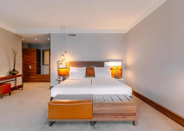Reichshof Hotel 4*